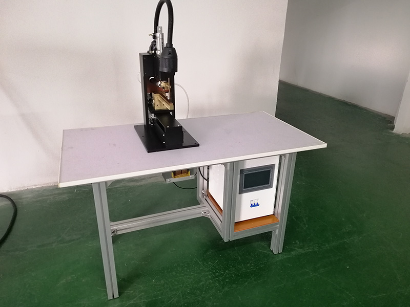 半自動(dòng)直線點(diǎn)焊機(jī)